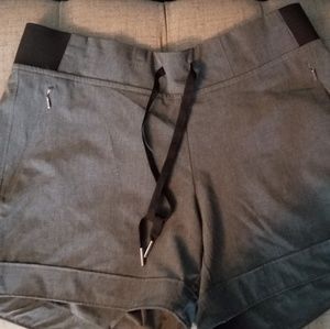 Calia by Carrie Underwood gray shorts size small